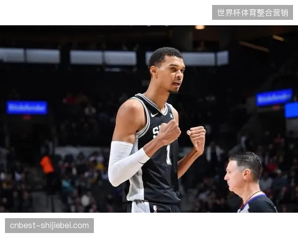 法国天才展现历史级护筐能力，维克托·文班亚马正成为马刺防守体系的绝对基石